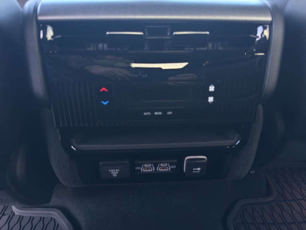 2026 Jeep Grand Wagoneer Base