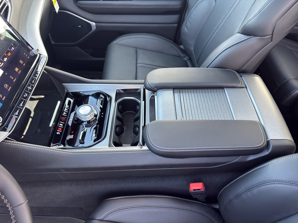 2026 Jeep Grand Wagoneer Base