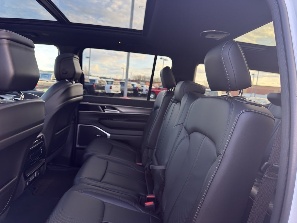 2026 Jeep Grand Wagoneer Base