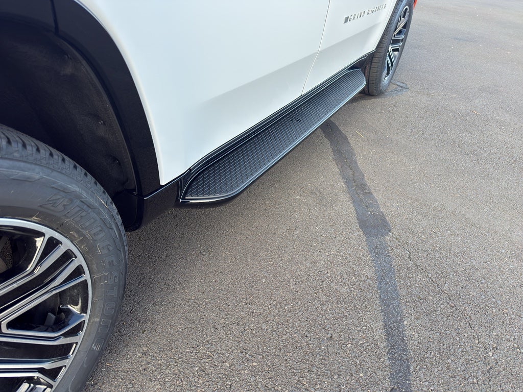 2026 Jeep Grand Wagoneer Base