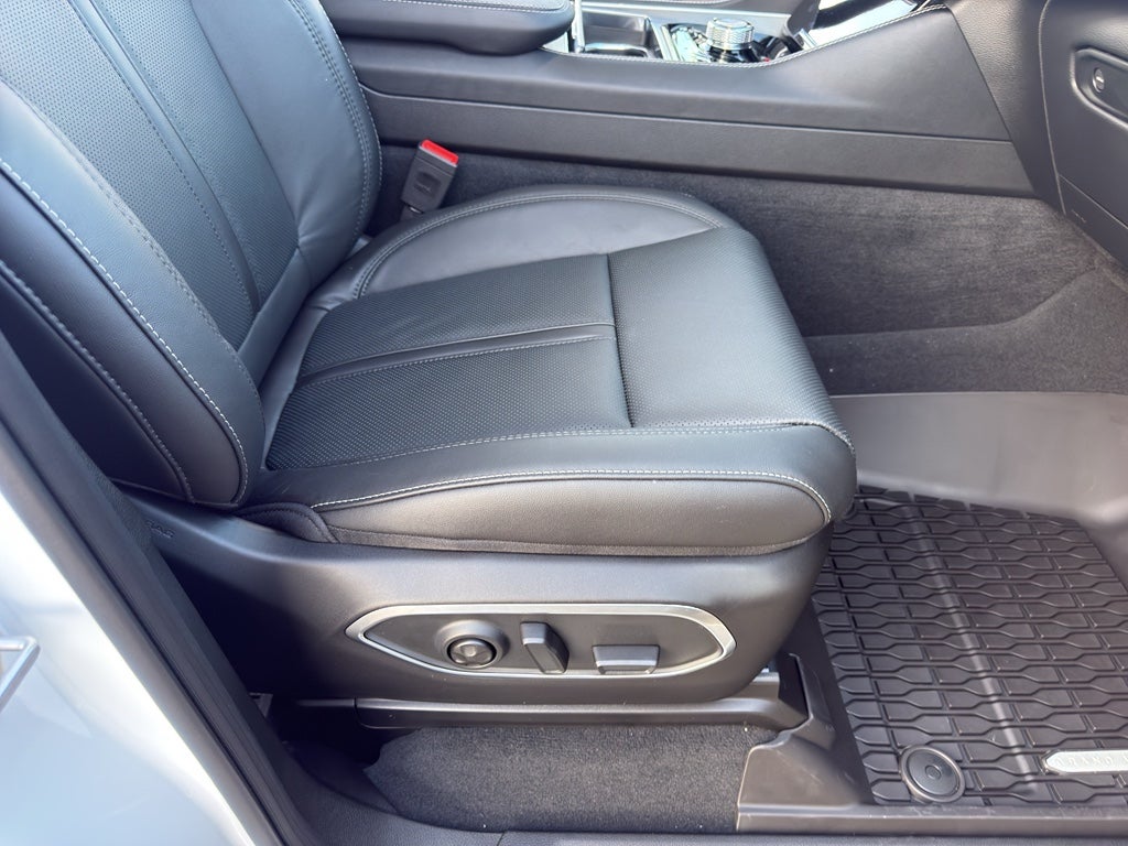 2026 Jeep Grand Wagoneer Base