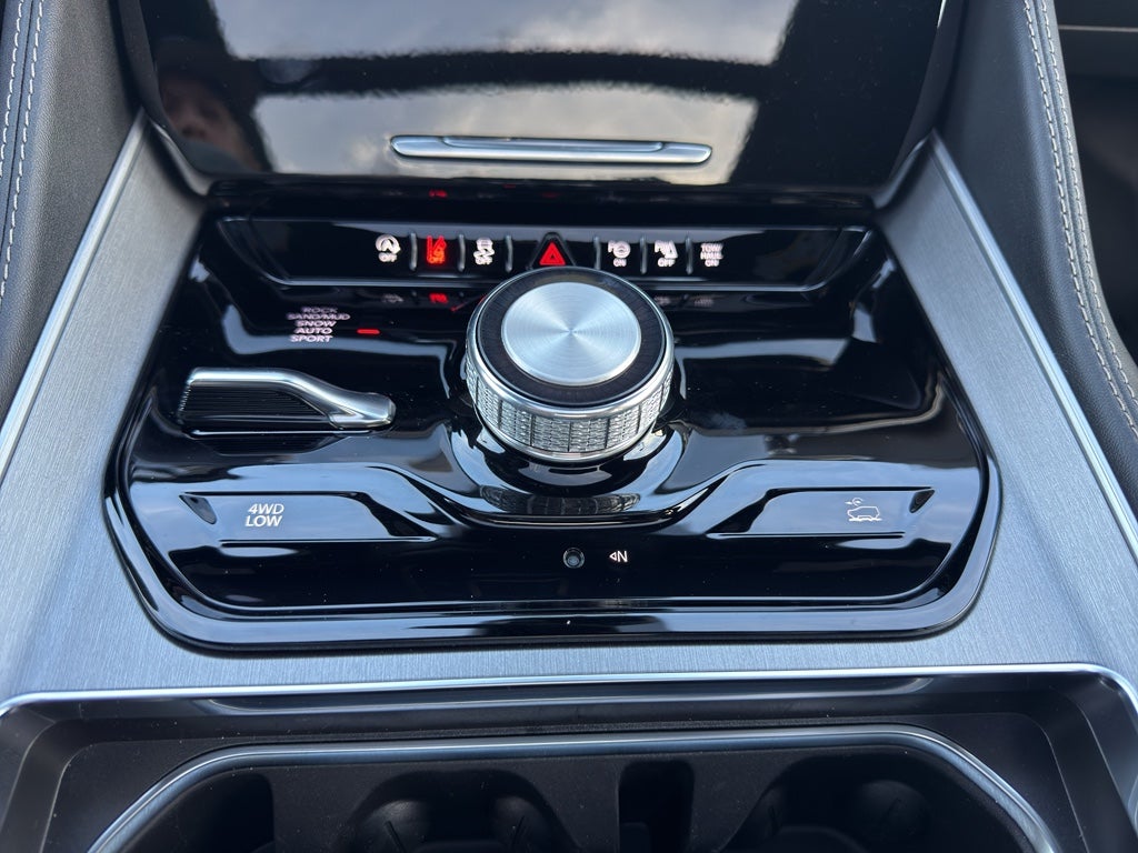 2026 Jeep Grand Wagoneer Base