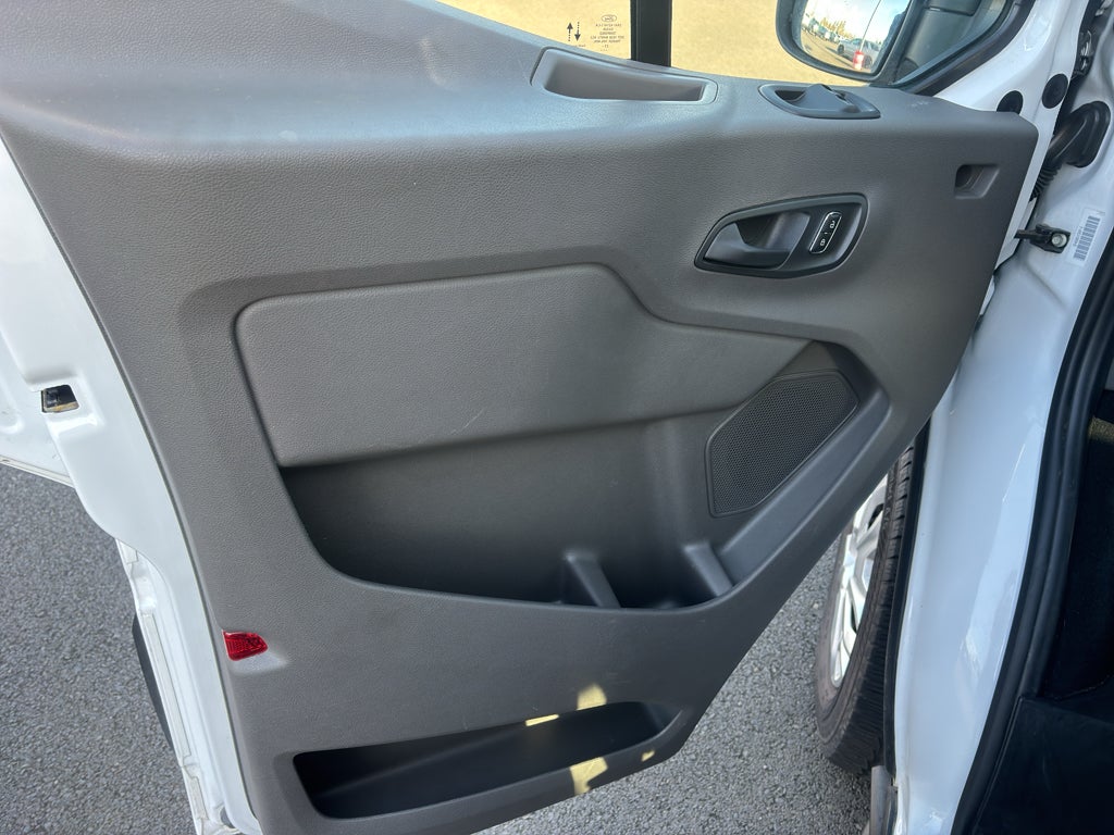 2024 Ford Transit Wagon XLT