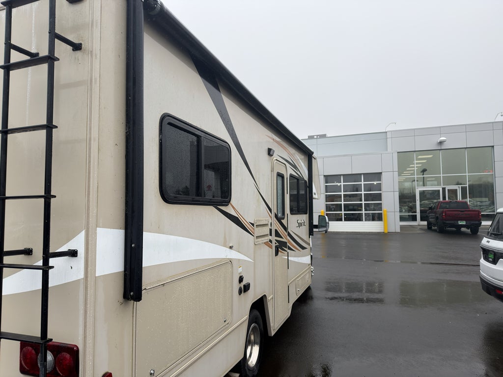 2017 Ford E-450 Super Duty Base