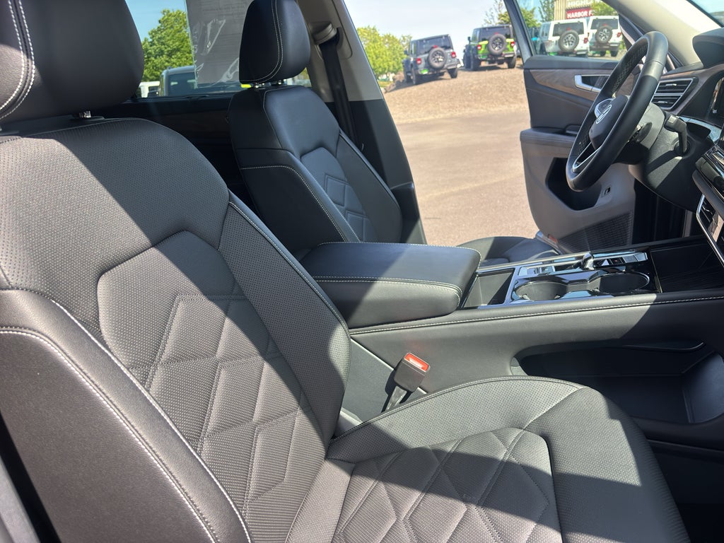 2025 Volkswagen Atlas 2.0T SE w/Technology
