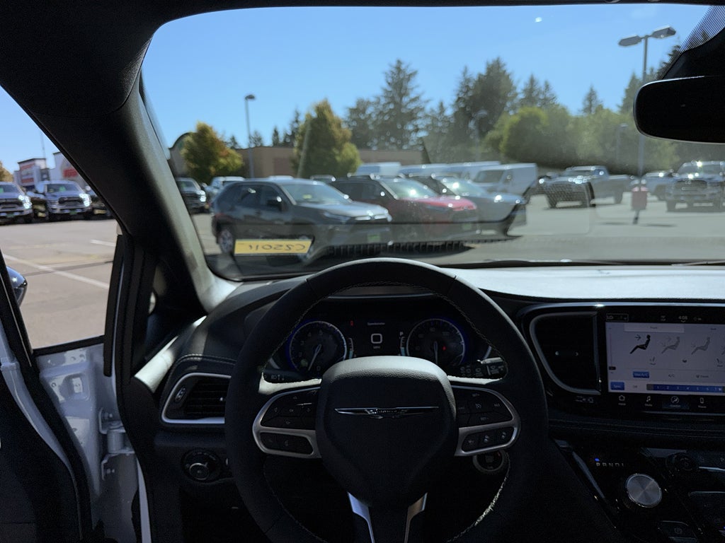 2025 Chrysler Pacifica Select