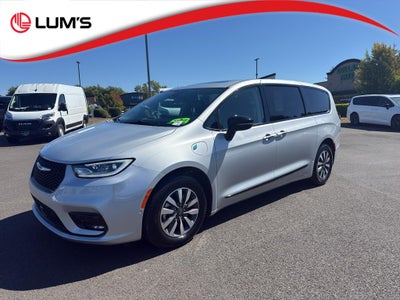 2023 Chrysler Pacifica Hybrid Limited
