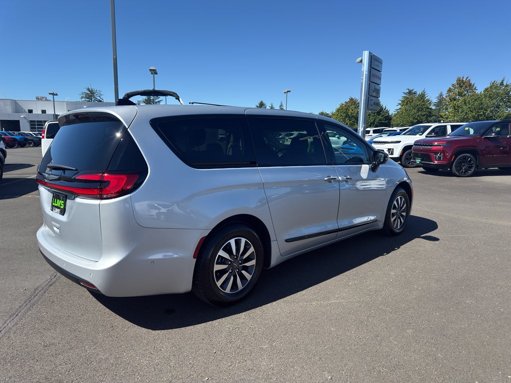 2023 Chrysler Pacifica Hybrid Limited