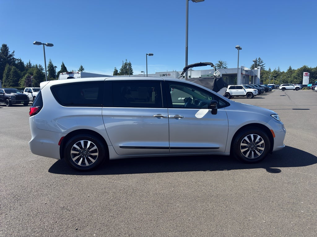2023 Chrysler Pacifica Hybrid Limited
