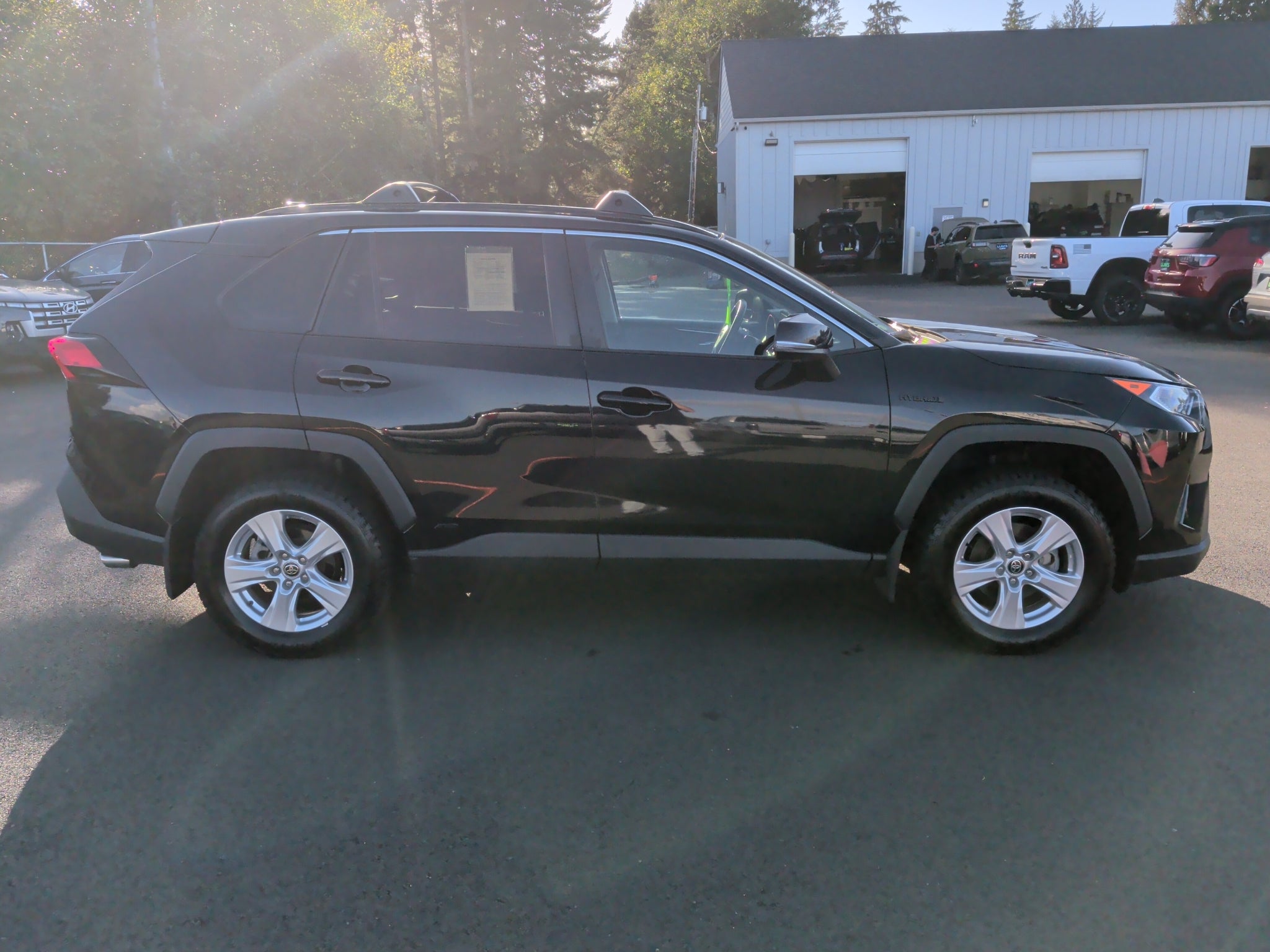 2021 Toyota RAV4 Hybrid XLE