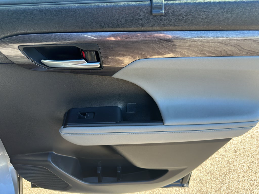 2022 Toyota Highlander Limited