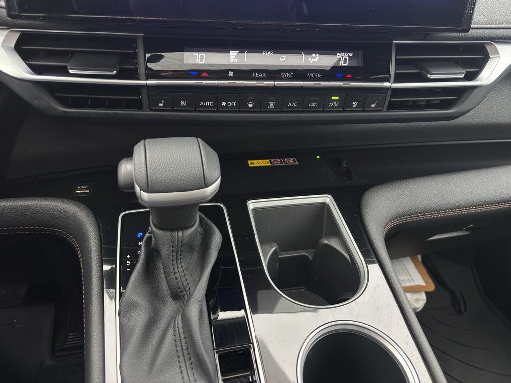 2025 Toyota Sienna Platinum