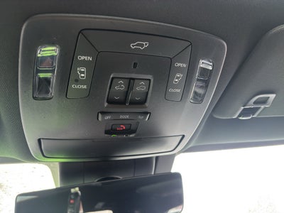 2025 Toyota Sienna Platinum