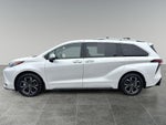 2025 Toyota Sienna Platinum