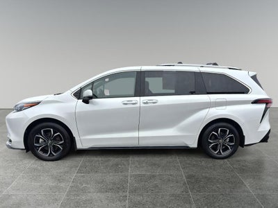 2025 Toyota Sienna Platinum