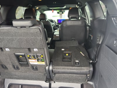 2025 Toyota Sienna Platinum