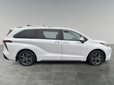 2025 Toyota Sienna Platinum
