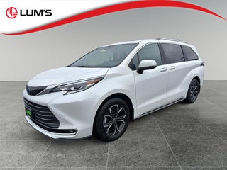 2025 Toyota Sienna Platinum