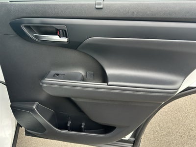 2022 Toyota Highlander Hybrid Hybrid XLE