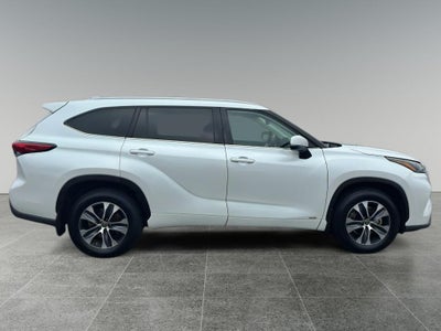 2022 Toyota Highlander Hybrid Hybrid XLE