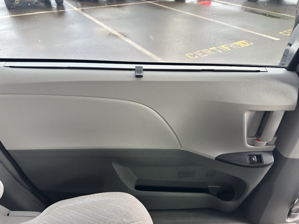 2017 Toyota Sienna LE