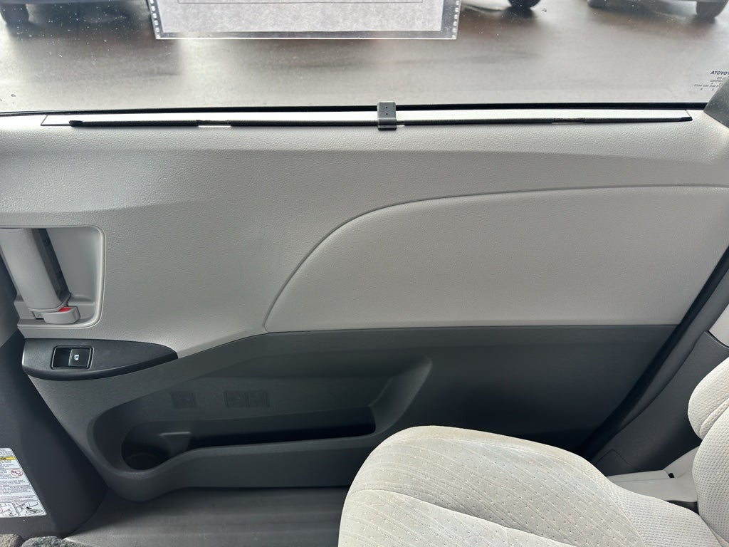 2017 Toyota Sienna LE