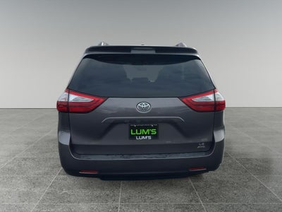 2017 Toyota Sienna LE