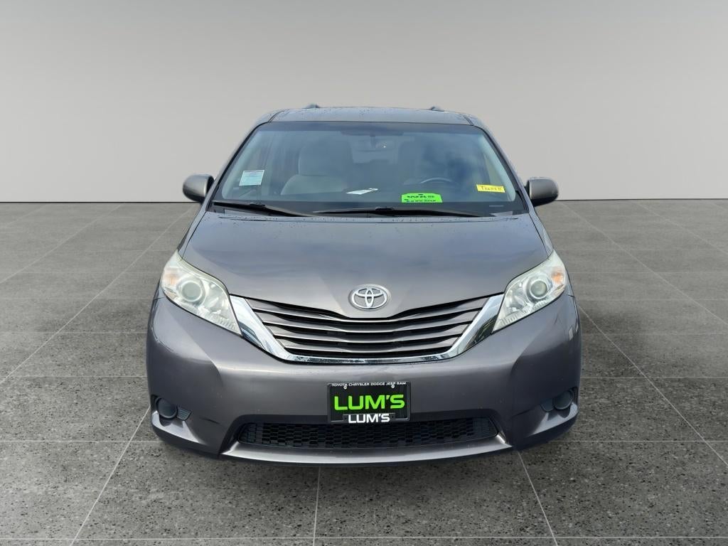 2017 Toyota Sienna LE