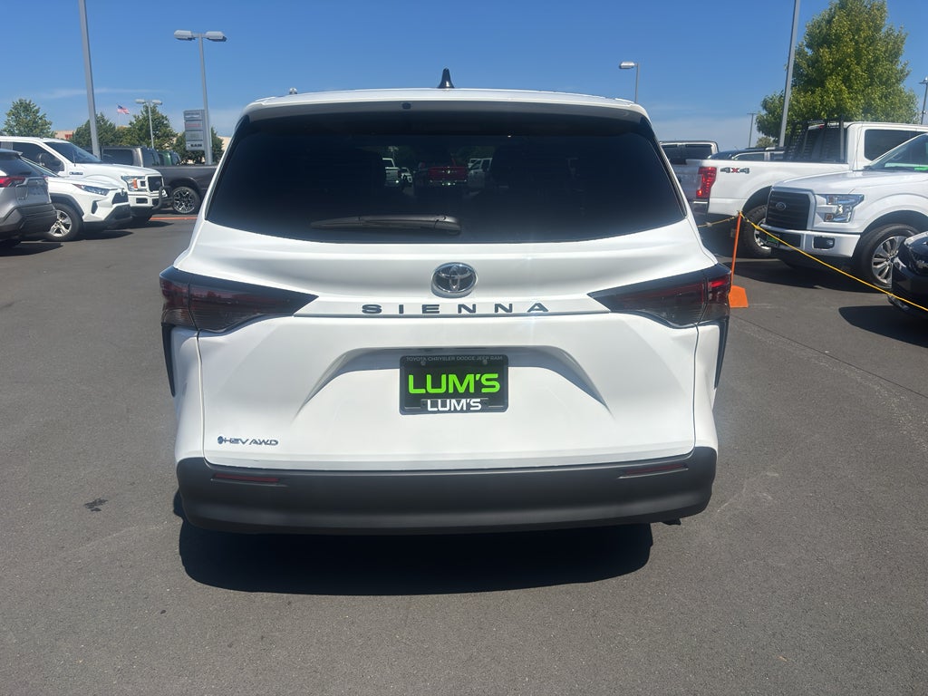 2026 Toyota Sienna LE