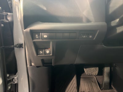 2025 Toyota Sienna Hybrid XSE