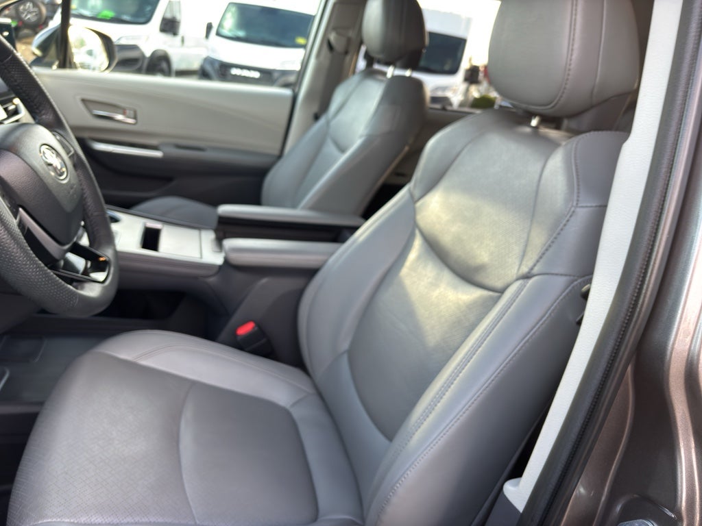 2023 Toyota Sienna Limited