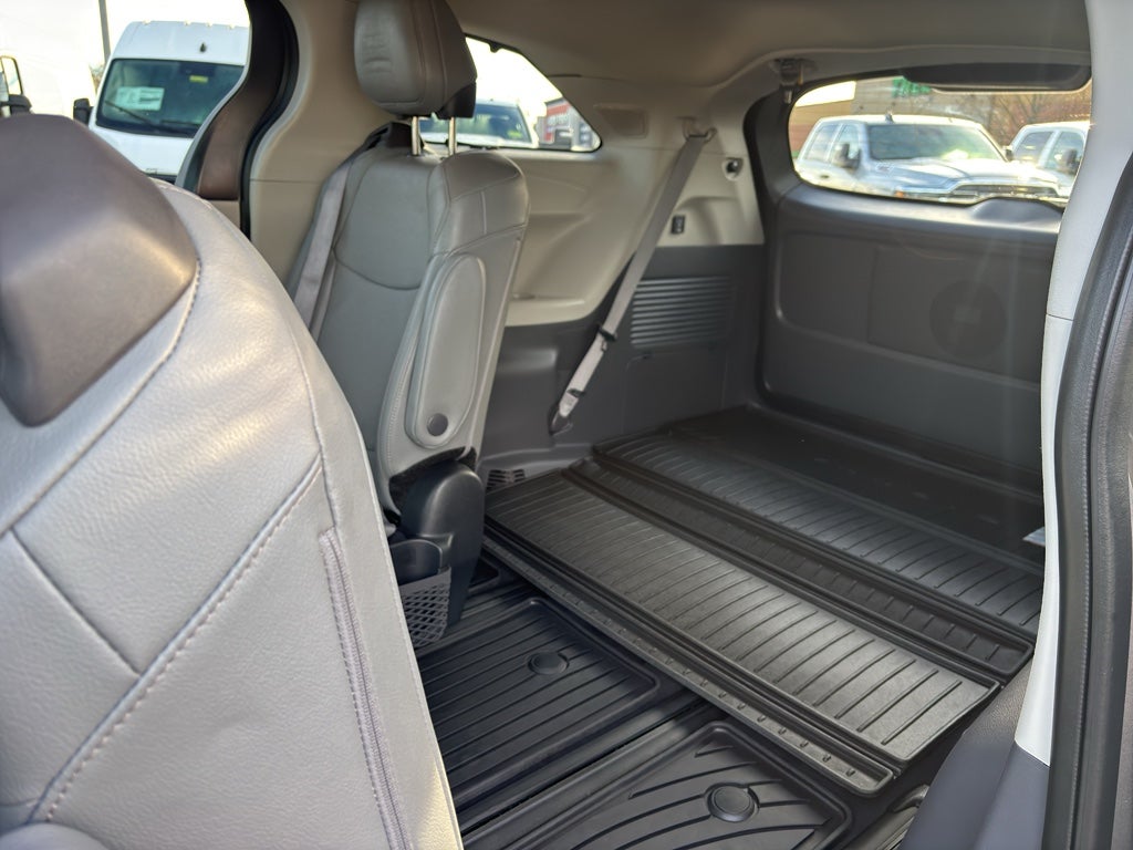 2023 Toyota Sienna Limited