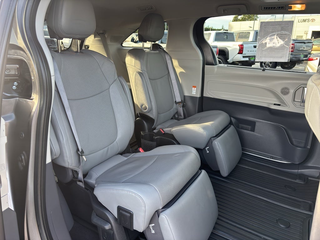 2023 Toyota Sienna Limited
