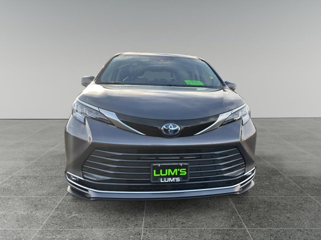 2023 Toyota Sienna Limited