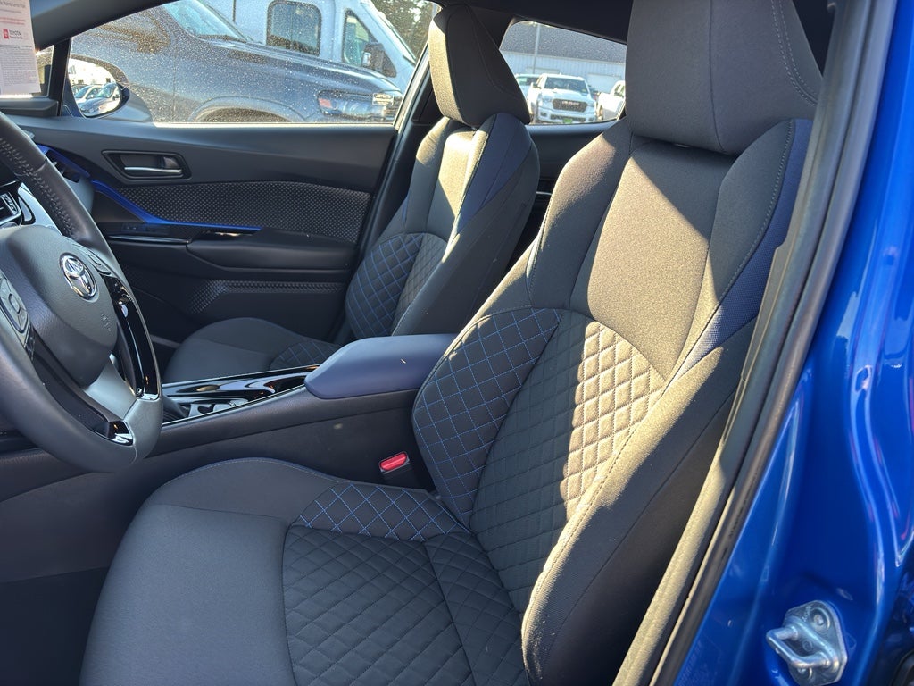 2022 Toyota C-HR XLE