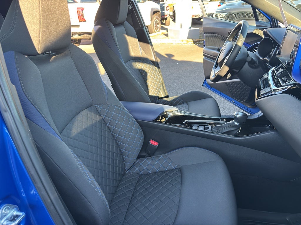 2022 Toyota C-HR XLE