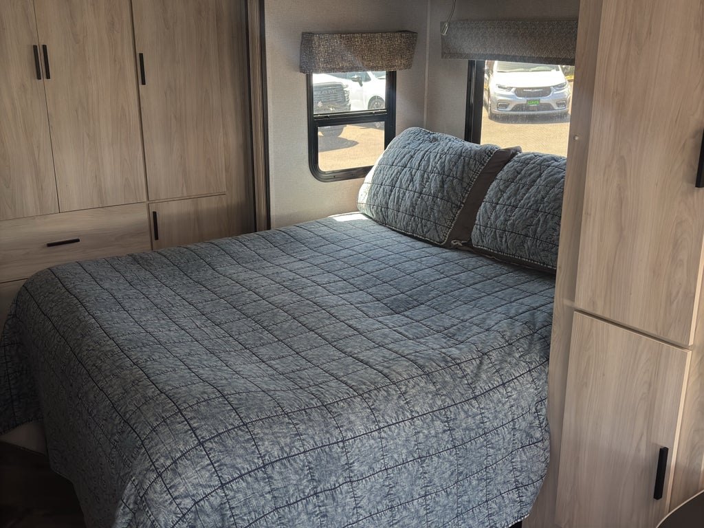 2019 Mercedes-Benz Sprinter 3500/4500 Standard Roof V6