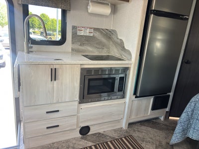 2019 Mercedes-Benz Sprinter 3500/4500 Standard Roof V6